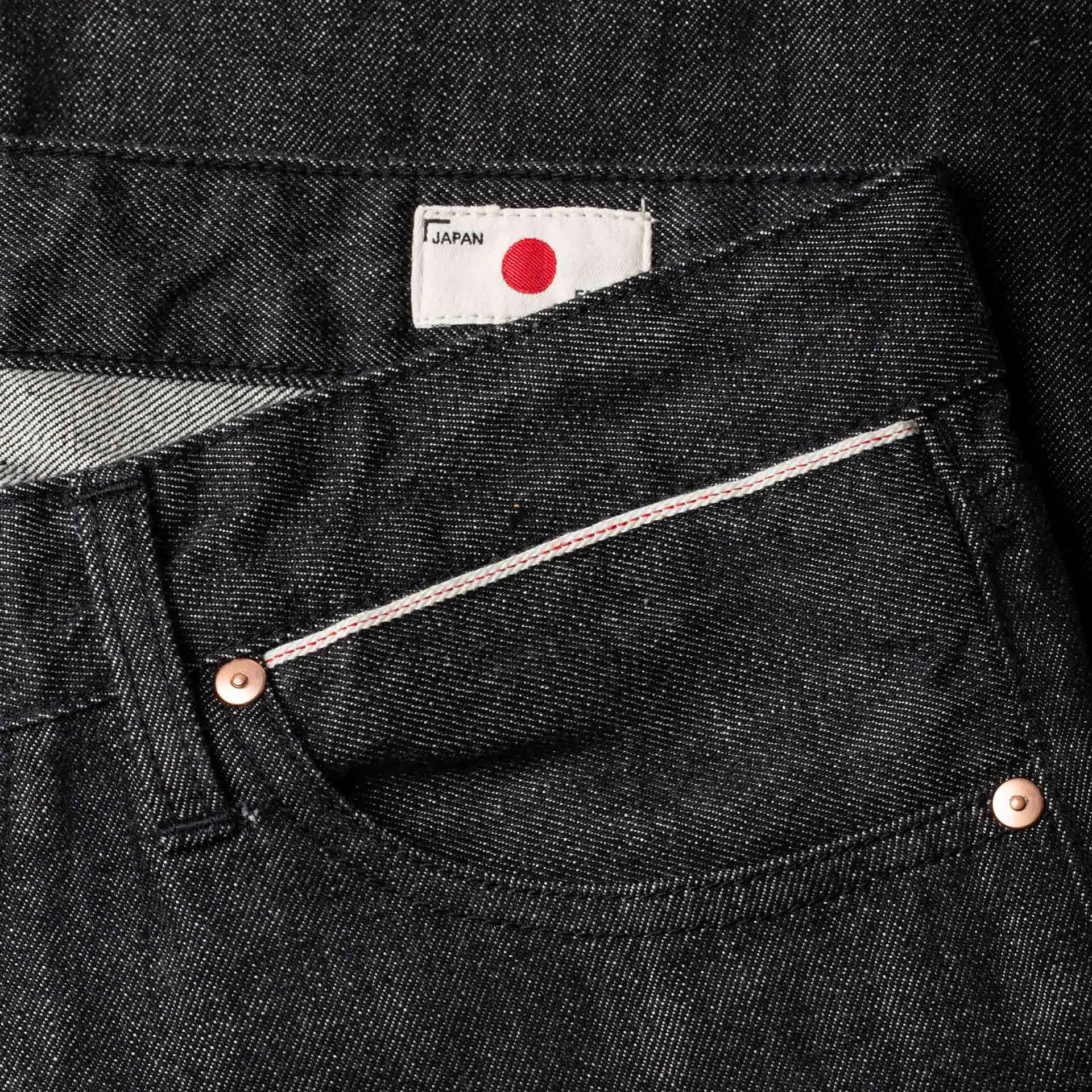 B-04 RELAXED TAPERED 14 oz. selvedge colour denim / black