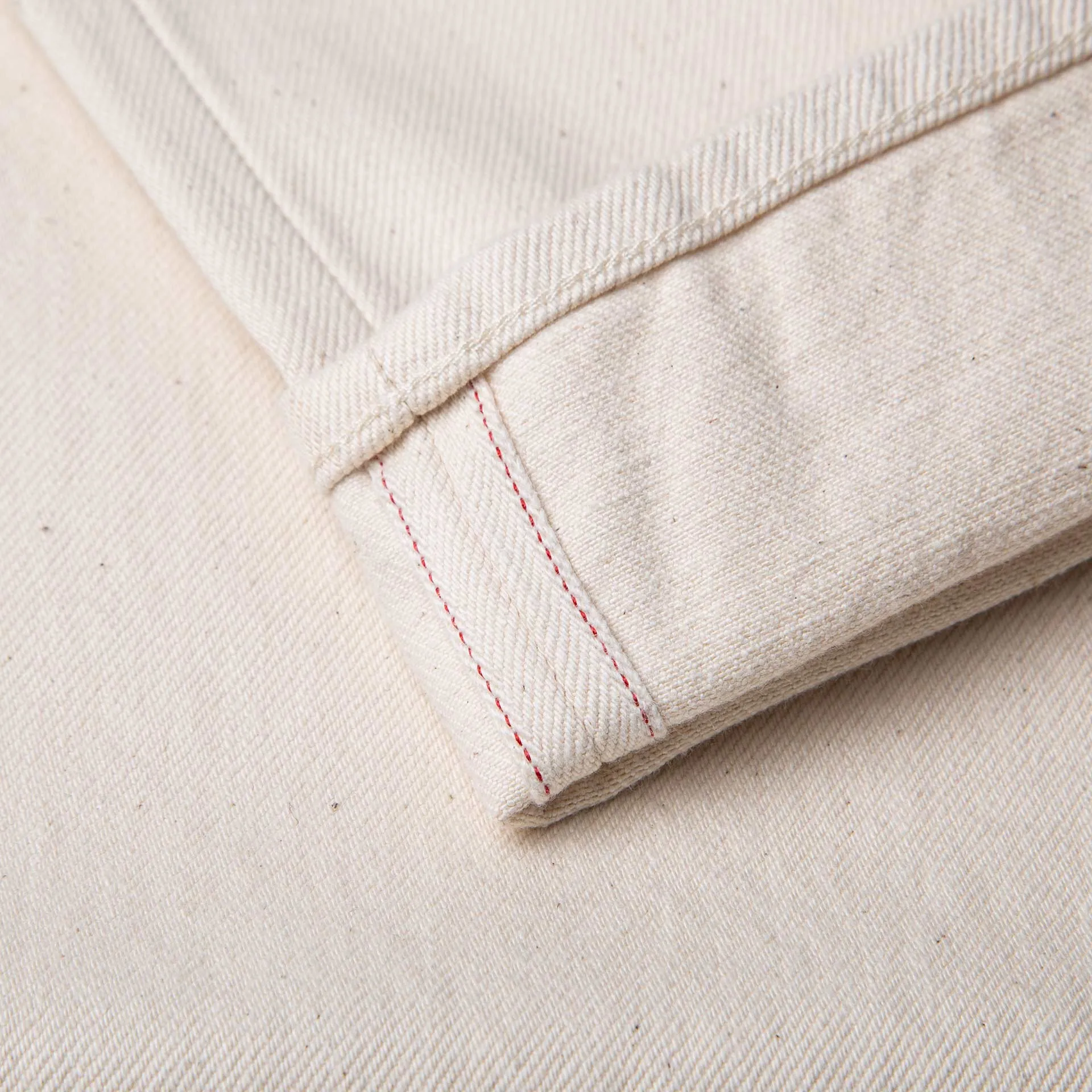 B-04 RELAXED TAPERED 14 oz. selvedge colour denim / ecru
