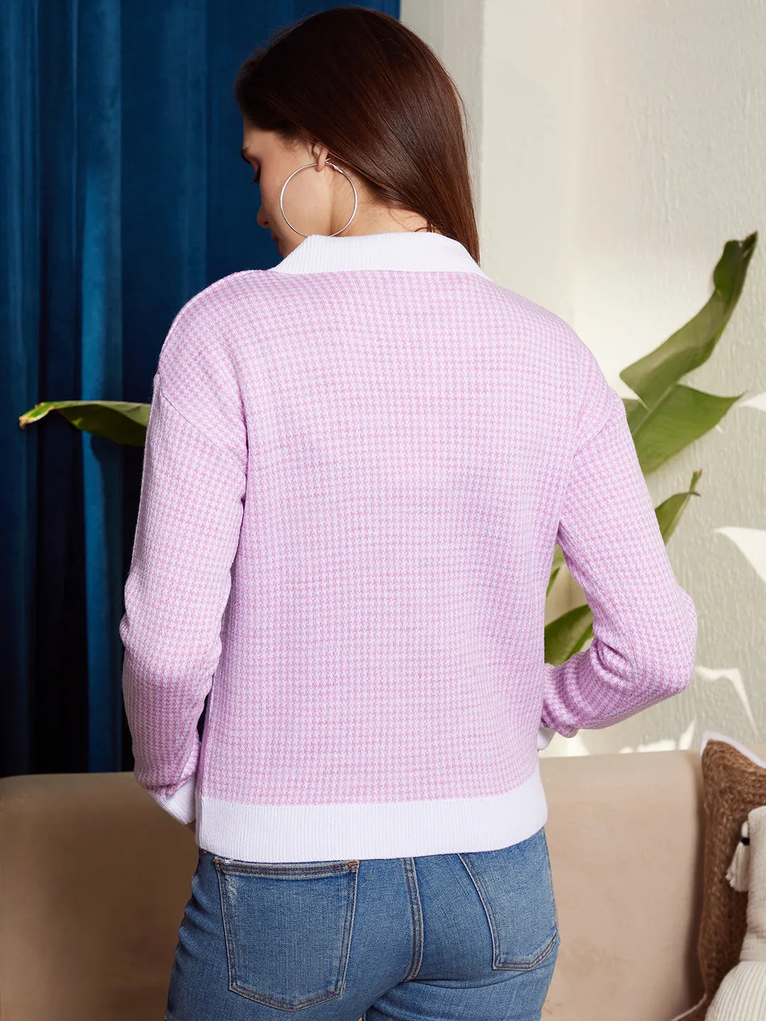 Berrylush Women Purple & White Houndstooth Printed Contrast Collar Neck Drop-Shoulder Sleeves Ribbed Hem Regular Sweater