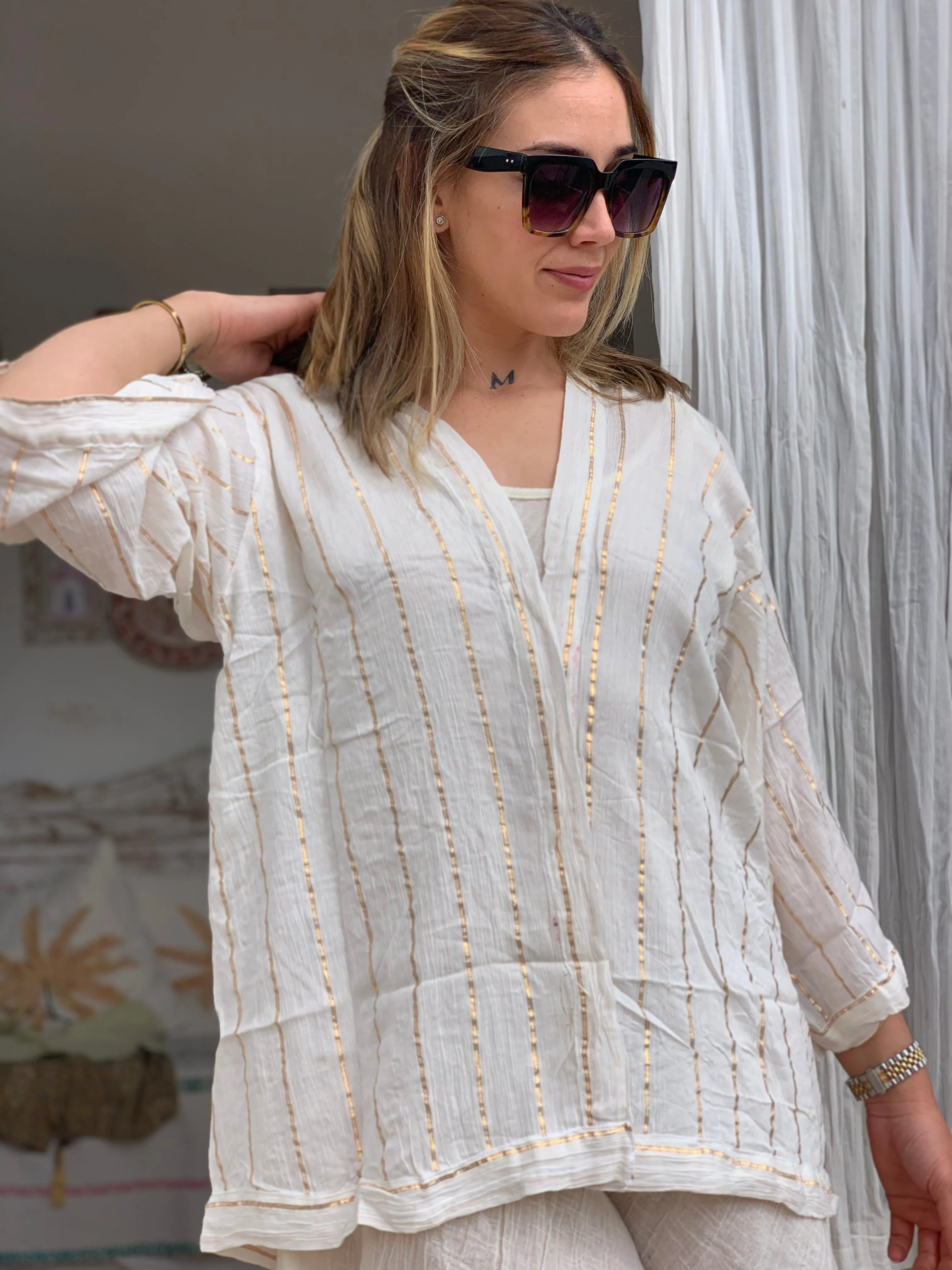 Ibiza boho short kimono 👘 in white with gold lurex