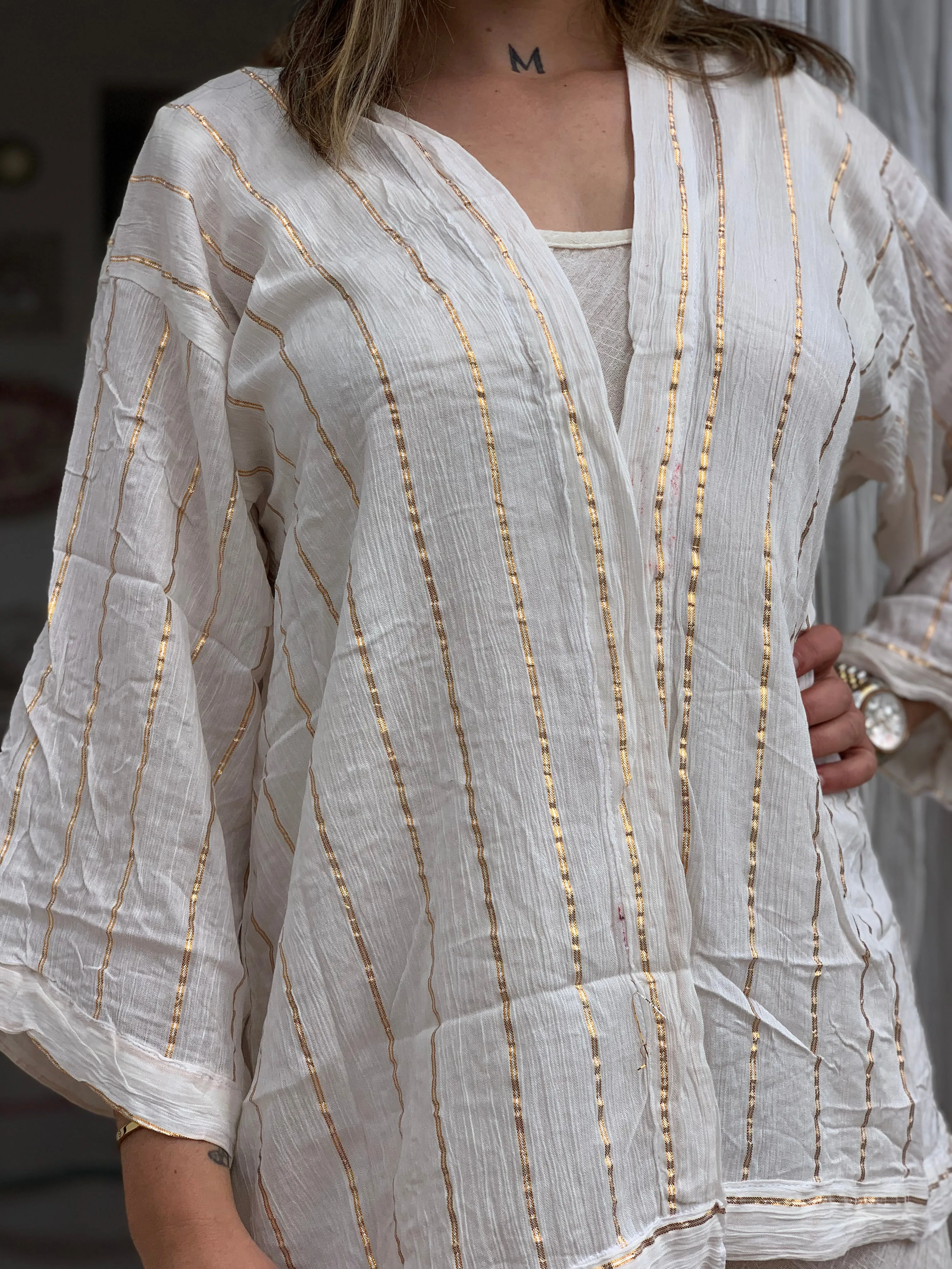 Ibiza boho short kimono 👘 in white with gold lurex