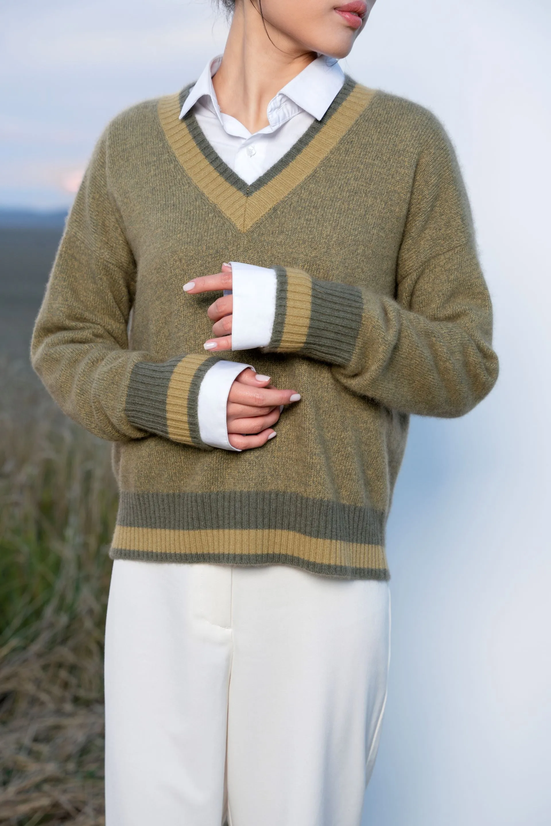 Striped Trim V-neck Sweater
