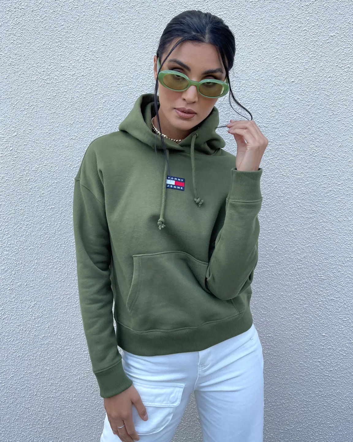 Tommy Jeans Women's Center Badge Hoodie Northwood Olive
