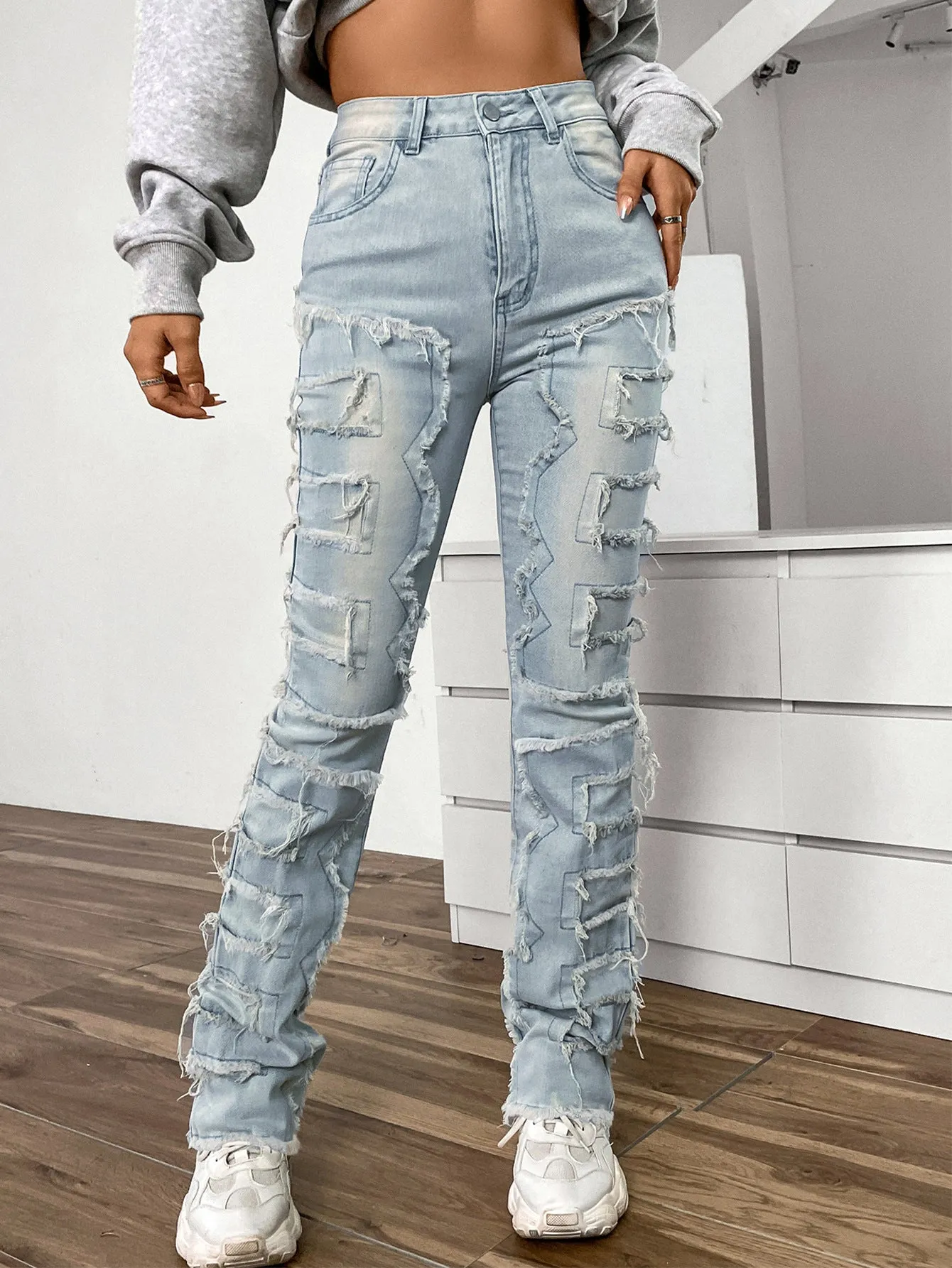 Women's Embroidered Stretch Jeans
